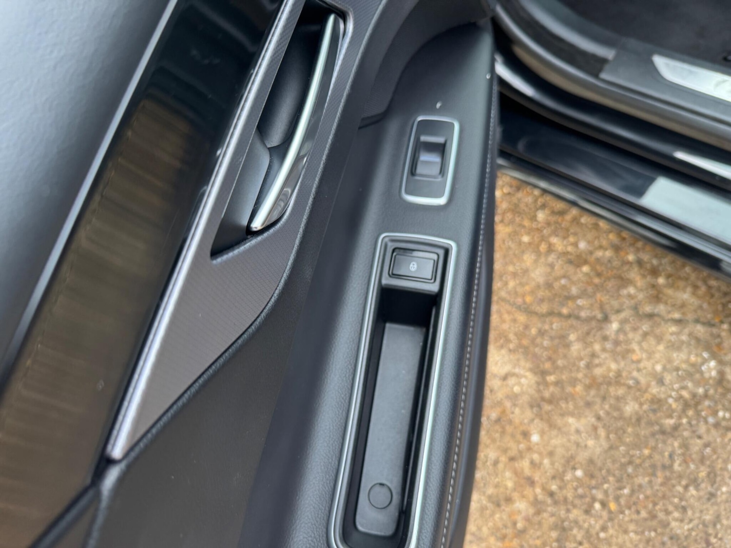 Used Jaguar XF 2017 for sale - 77738145: Photo 25