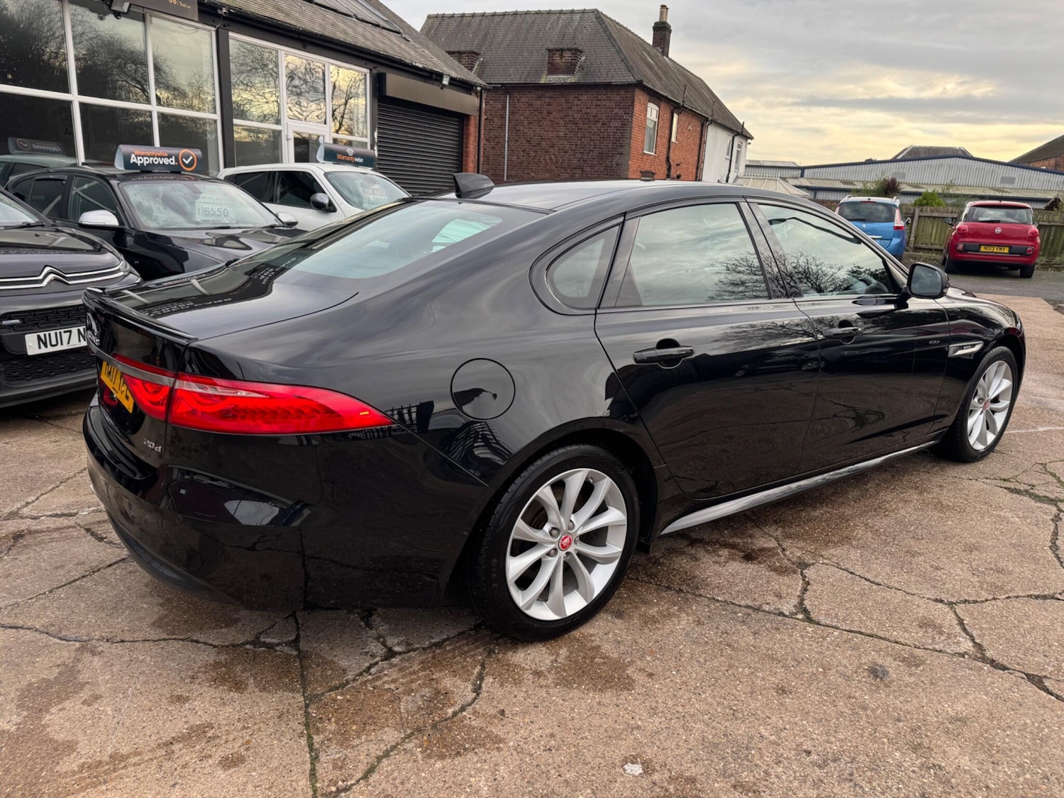 Used Jaguar XF 2017 for sale - 77738145: Photo 4
