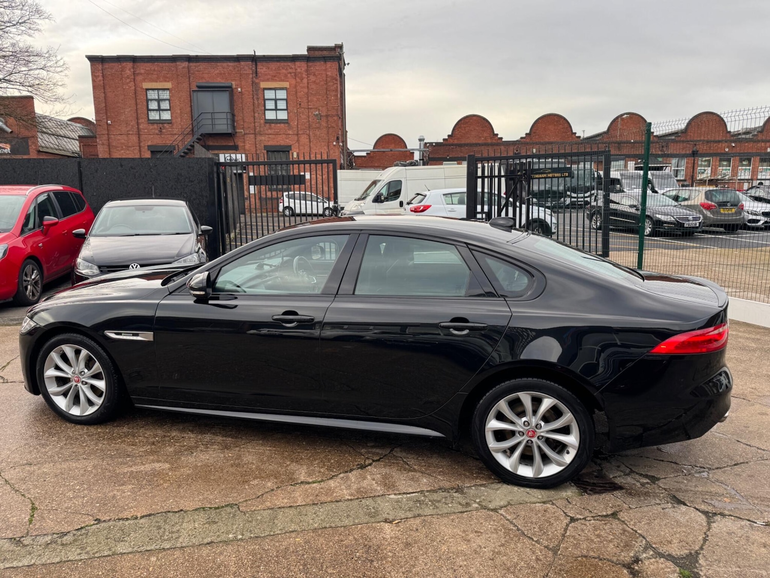Used Jaguar XF 2017 for sale - 77738145: Photo 7