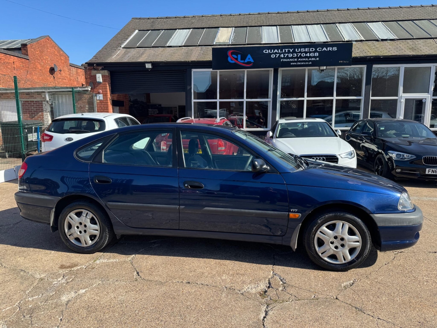 Used Toyota Avensis 2002 for sale - 77939519: Photo 2