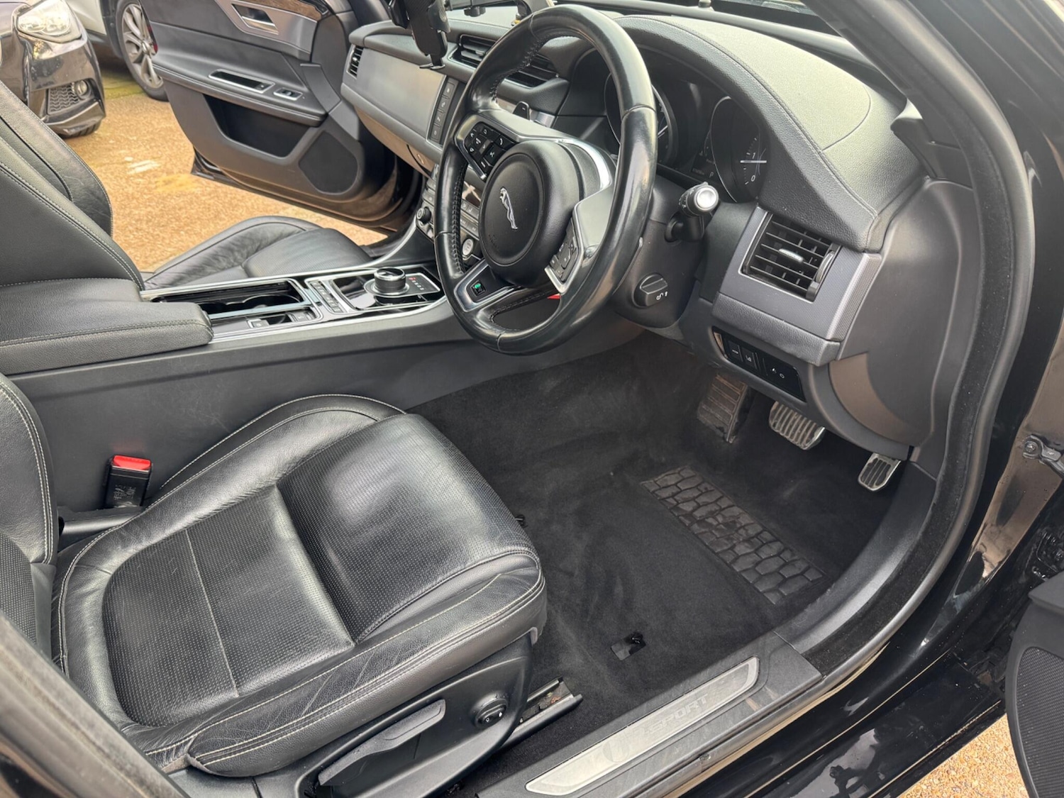 Used Jaguar XF 2017 for sale - 77683778: Photo 14