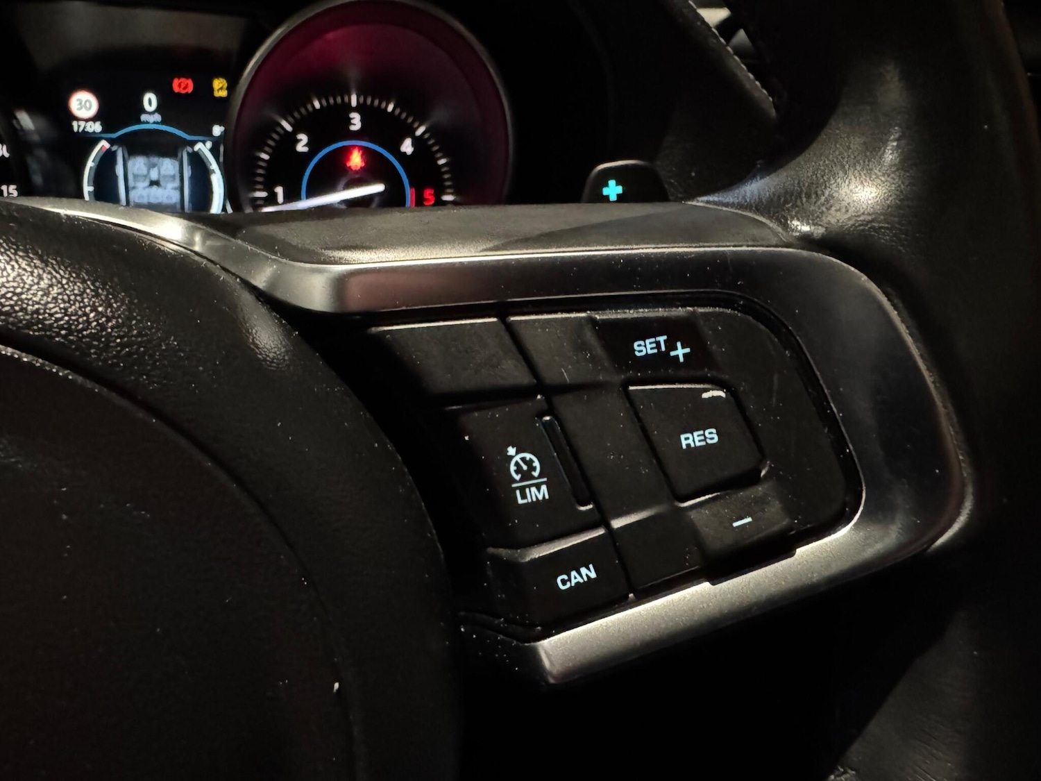 Used Jaguar XF 2017 for sale - 77683778: Photo 38