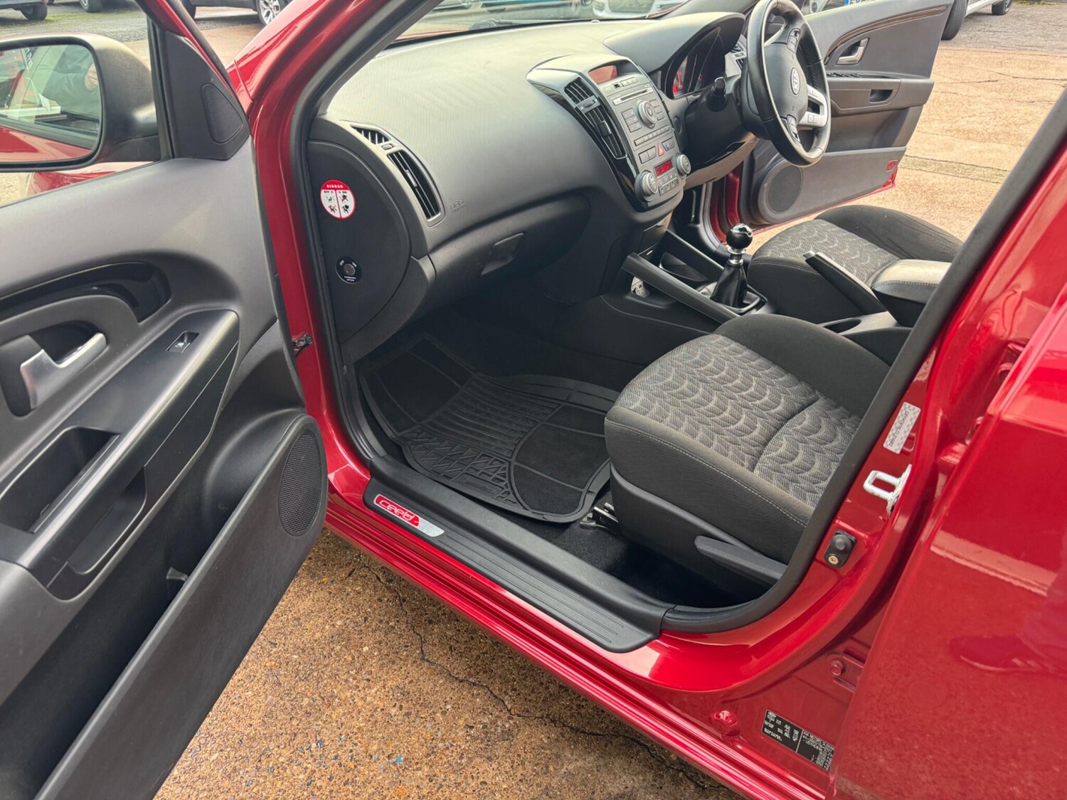 Used Kia Ceed for sale - 77722894: Photo 31