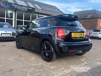 Used MINI Hatch 2018 for sale - 78947103: Photo