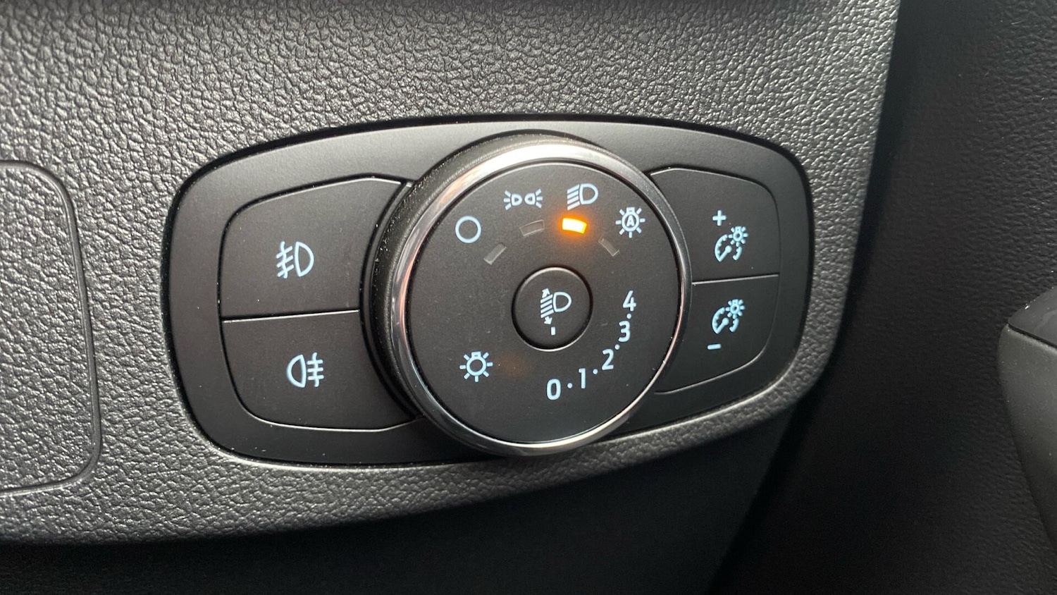 Used Ford Focus 2023 for sale - 77109575: Photo 14