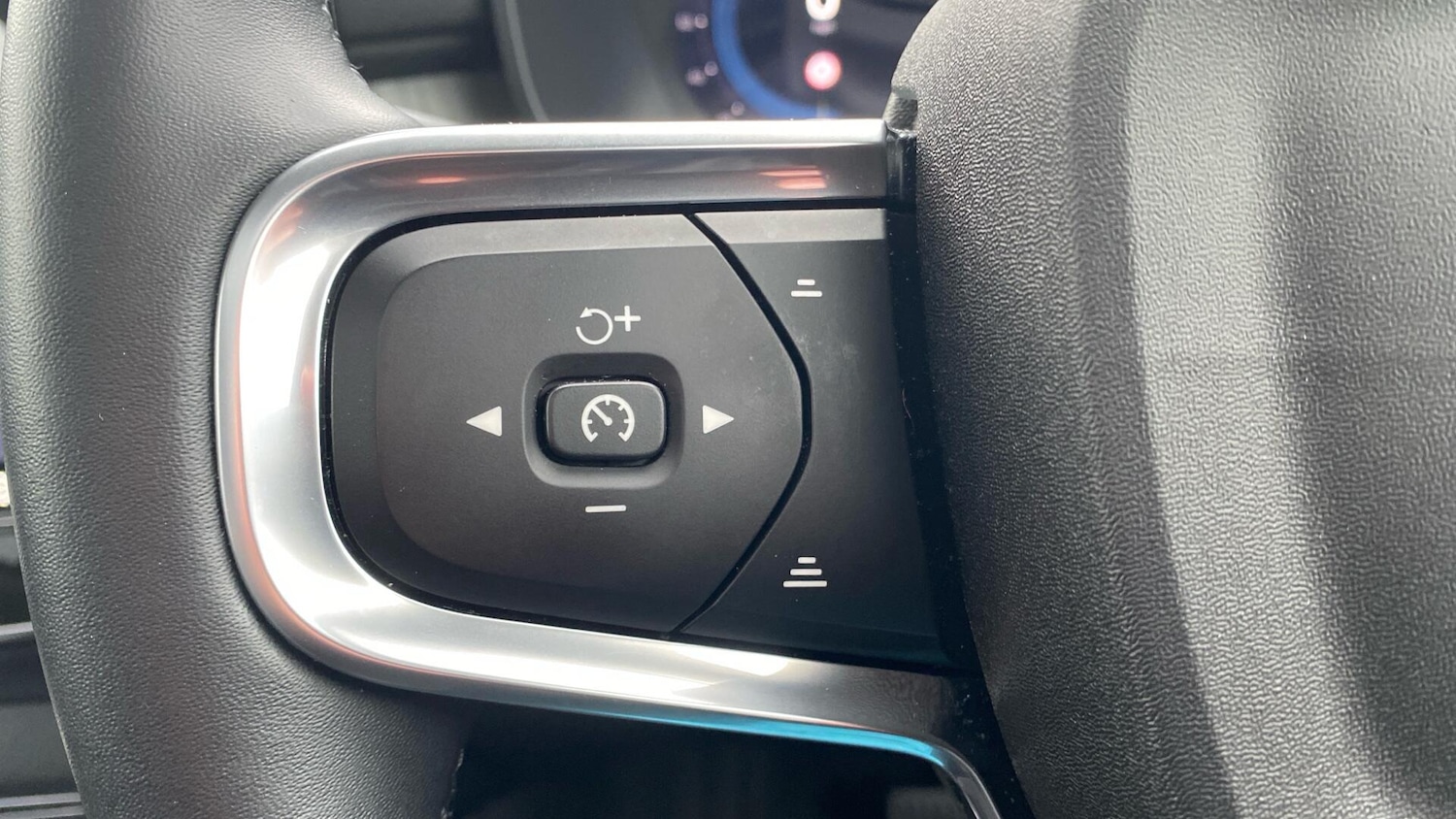 Used Volvo XC40 2025 for sale - 77101691: Photo 17