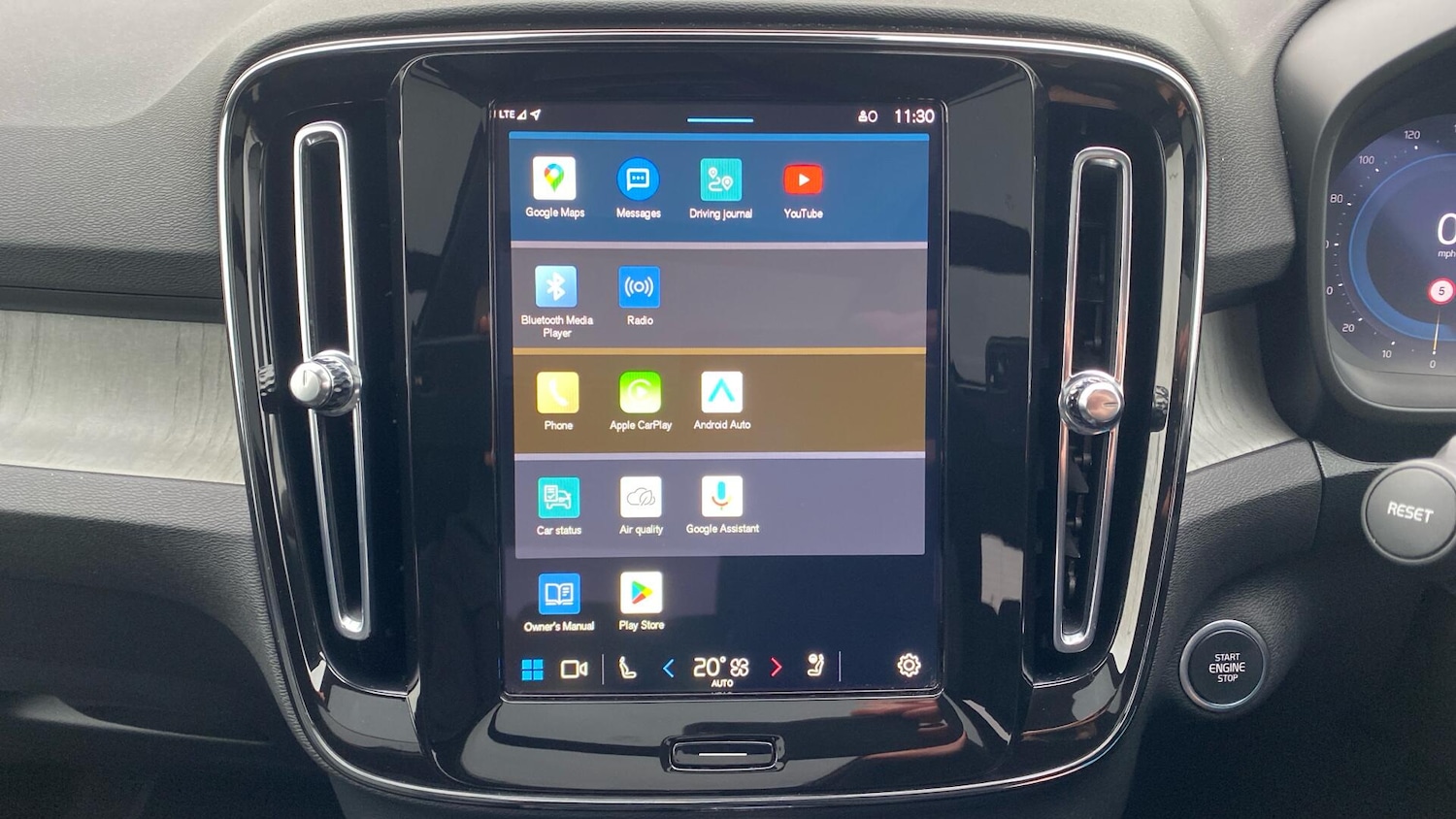 Used Volvo XC40 2025 for sale - 77101691: Photo 32