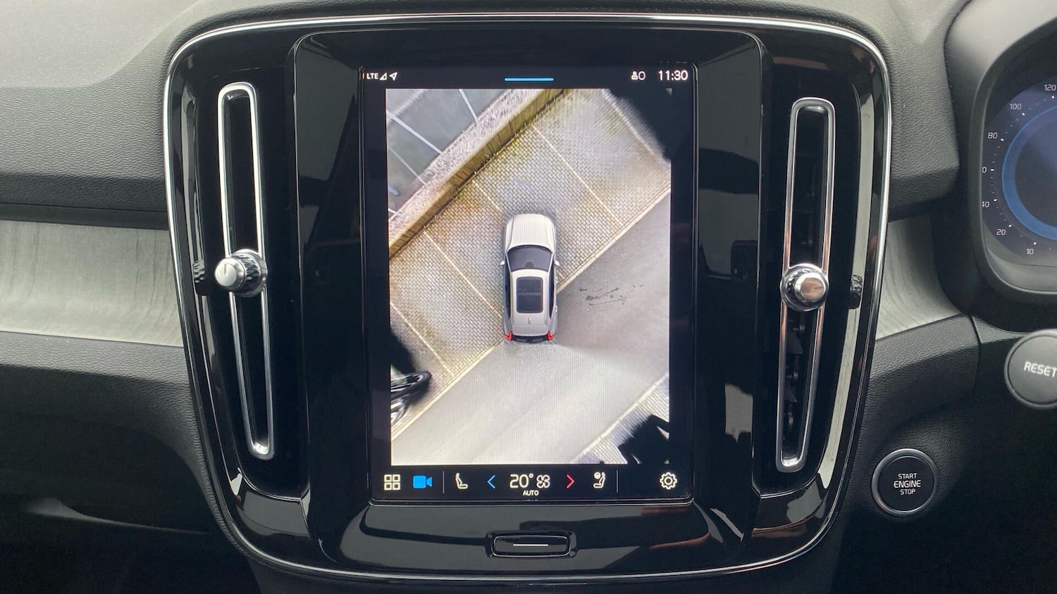 Used Volvo XC40 2025 for sale - 77101691: Photo 34