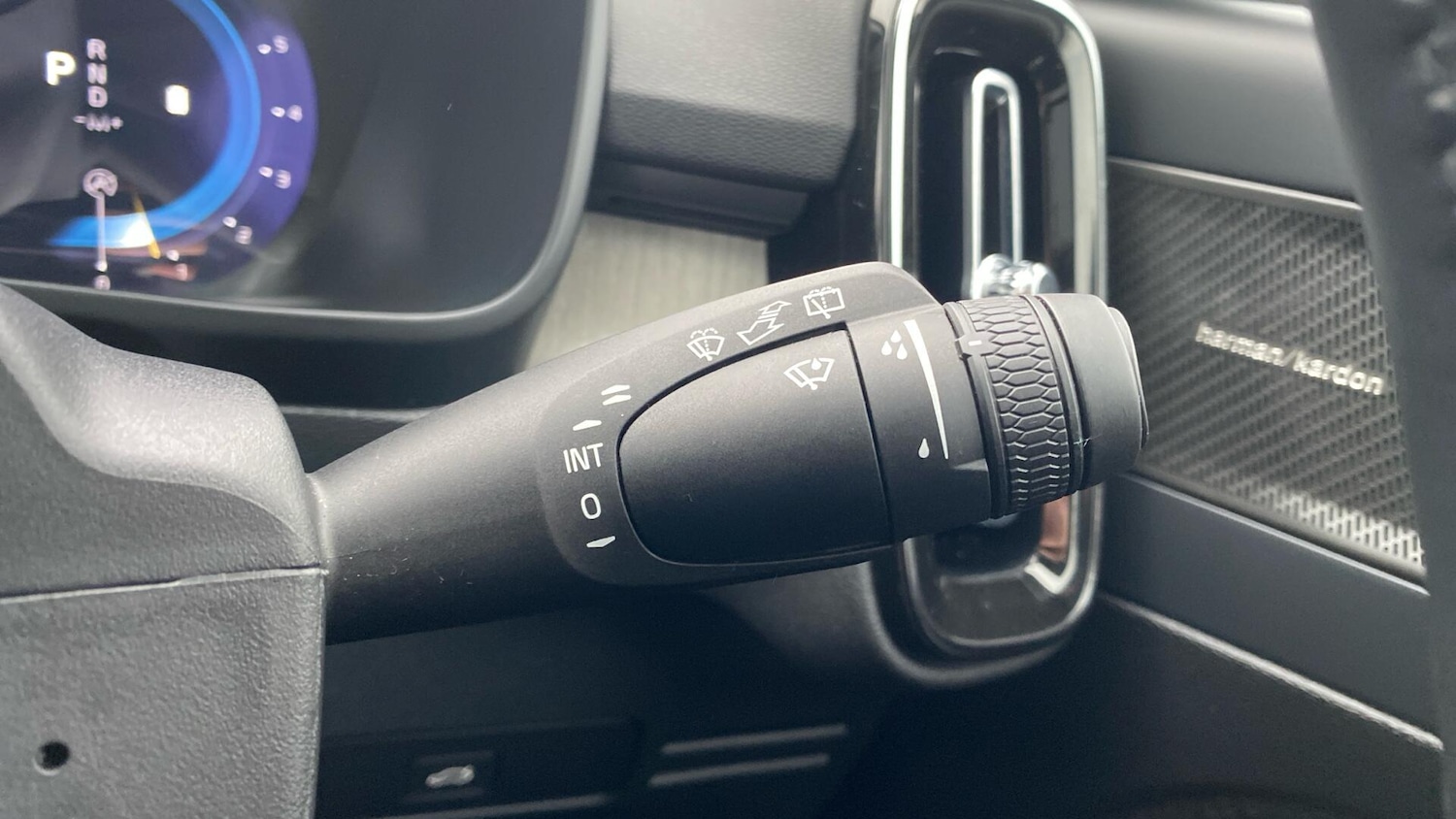 Used Volvo XC40 2025 for sale - 77101691: Photo 39