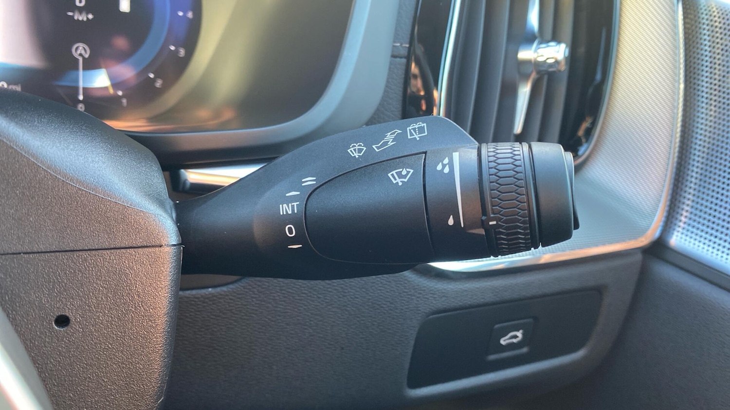 Used Volvo XC60 2024 for sale - 76612863: Photo 24