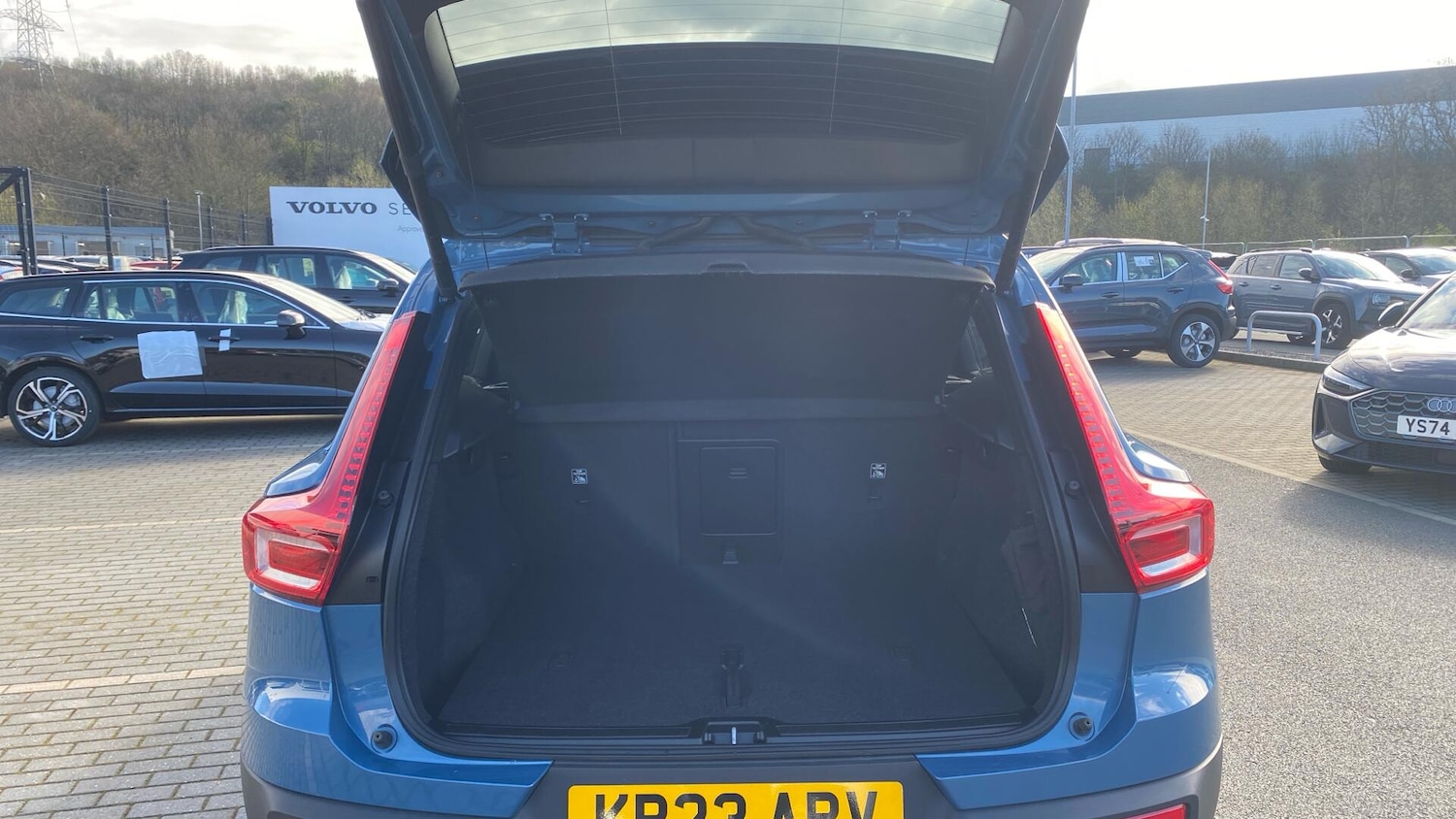 Used Volvo XC40 2023 for sale - 78086111: Photo 13