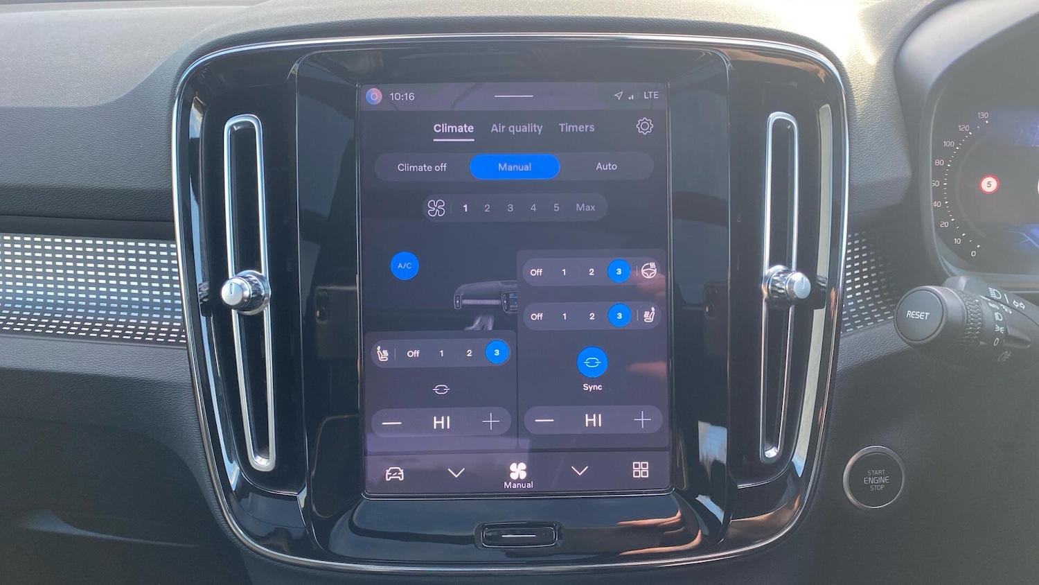 Used Volvo XC40 2023 for sale - 78086111: Photo 15