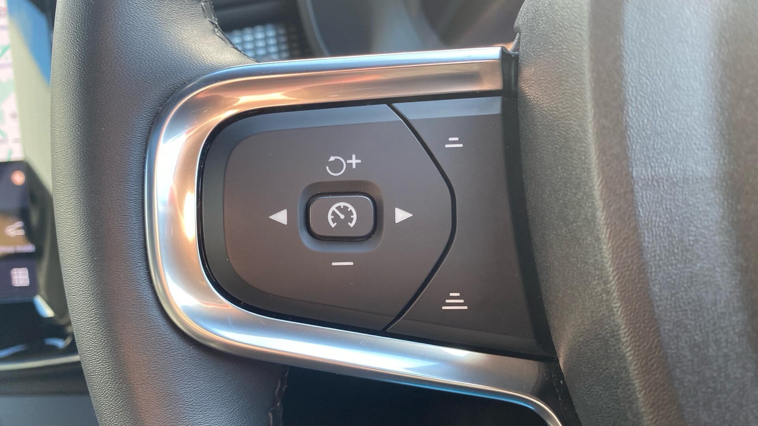 Used Volvo XC40 2023 for sale - 78086111: Photo 21