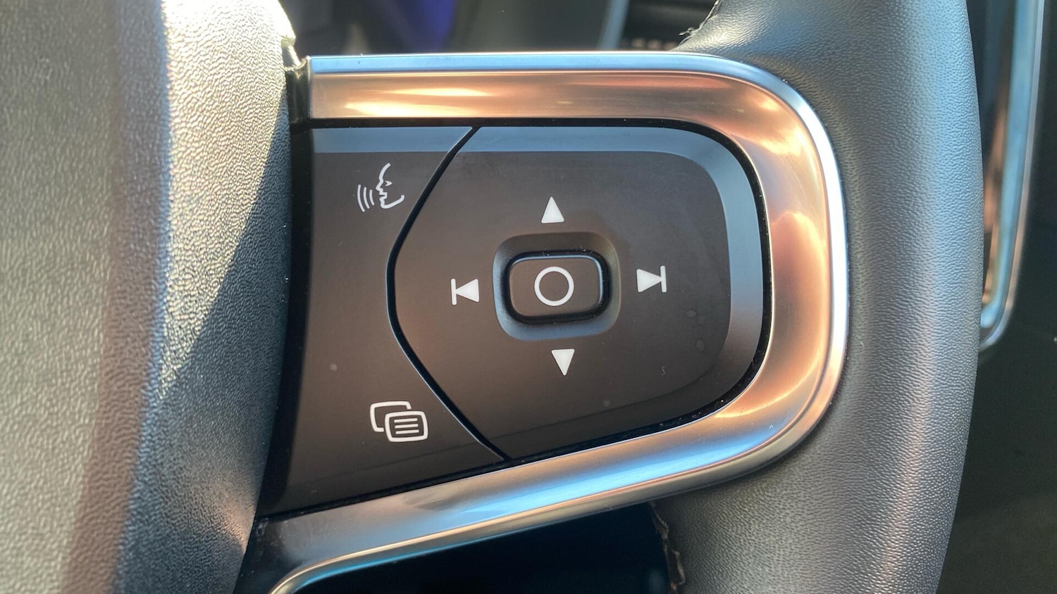 Used Volvo XC40 2023 for sale - 78086111: Photo 22