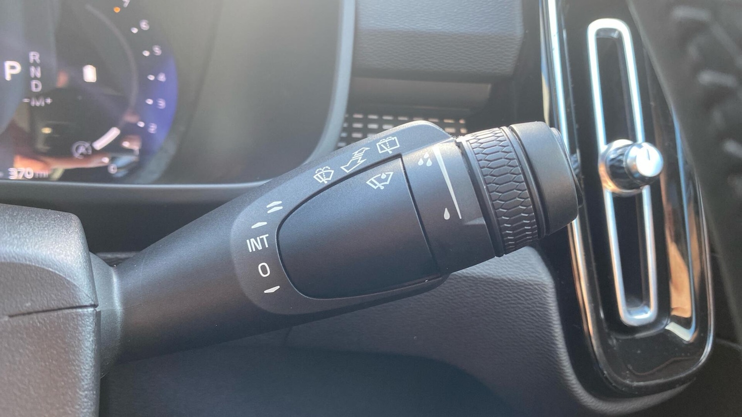 Used Volvo XC40 2023 for sale - 78086111: Photo 23