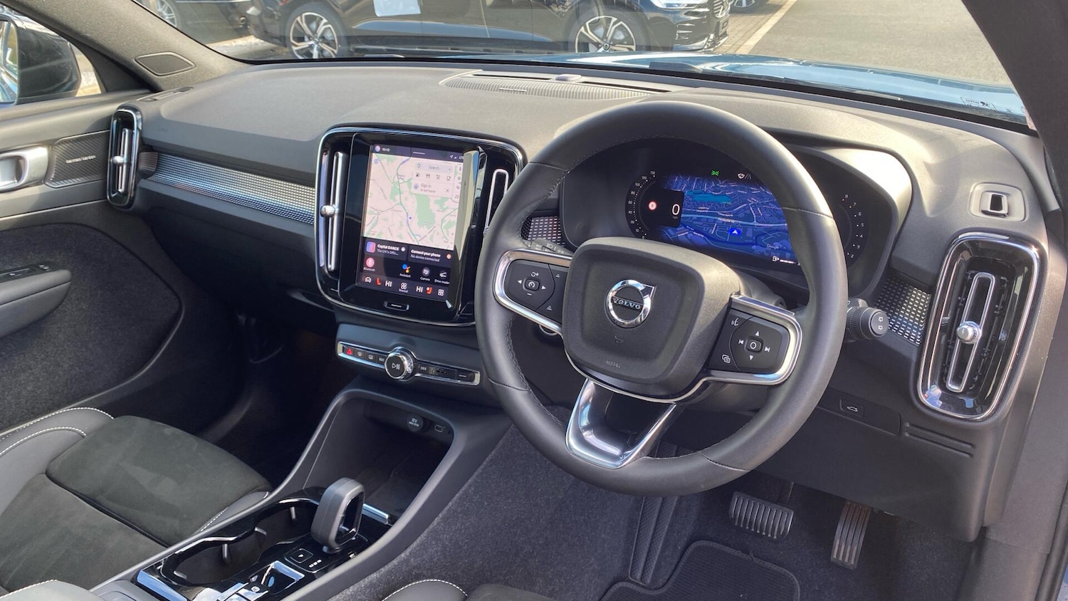 Used Volvo XC40 2023 for sale - 78086111: Photo 4