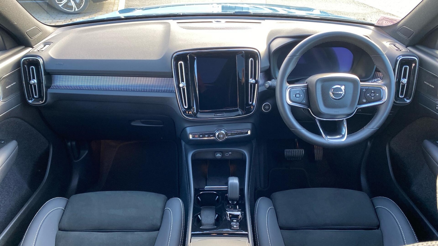 Used Volvo XC40 2023 for sale - 78086111: Photo 5