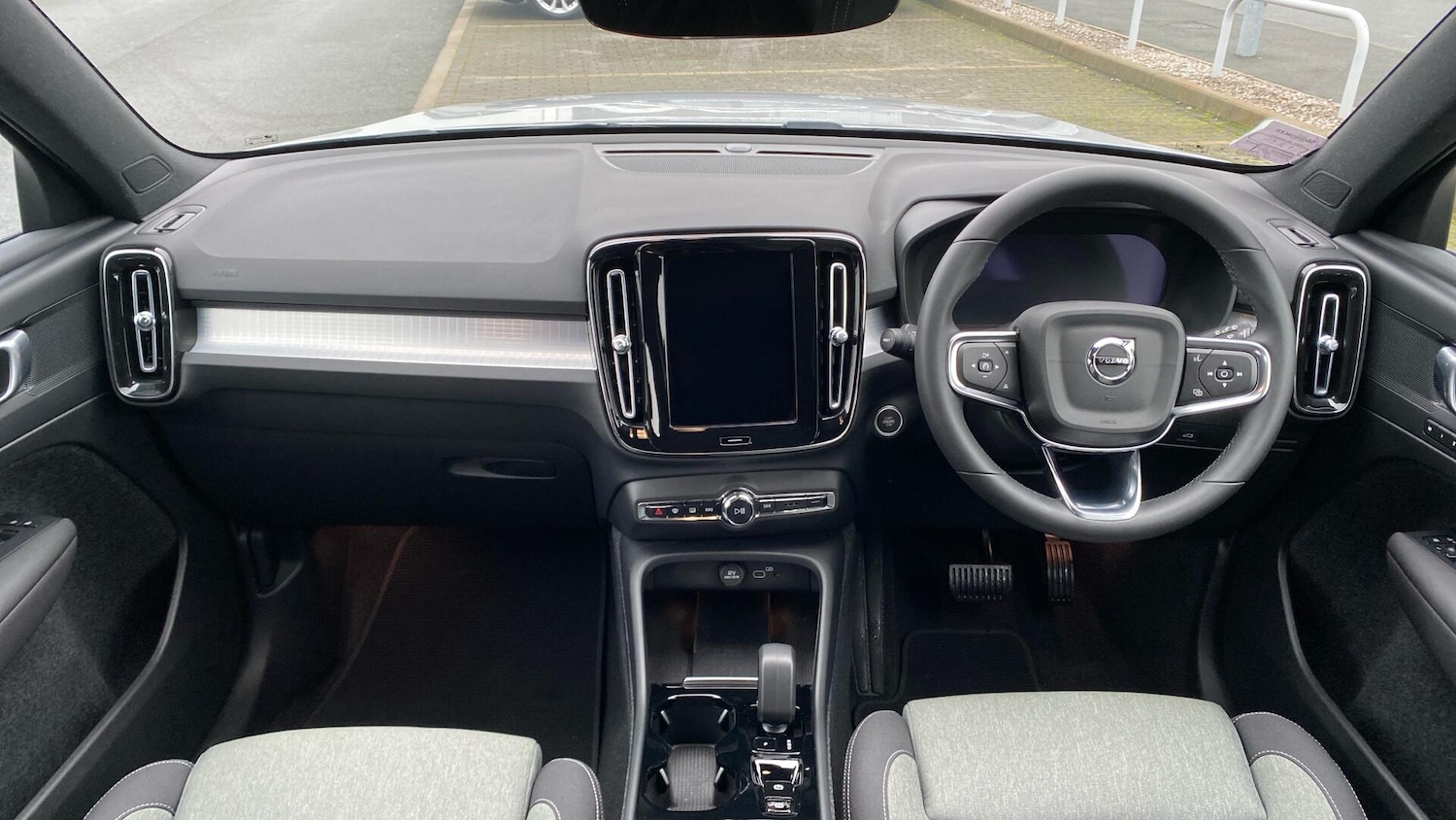 Used Volvo XC40 2023 for sale - 77266702: Photo 11