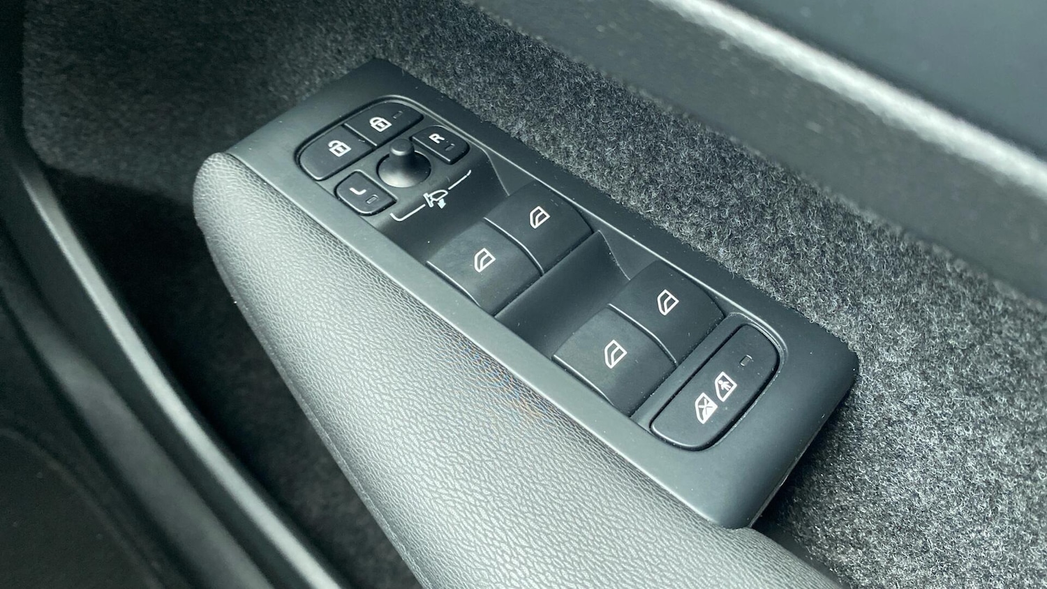 Used Volvo XC40 2023 for sale - 77266702: Photo 20