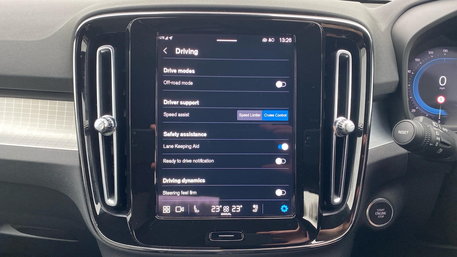 Used Volvo XC40 2023 for sale - 77266702: Photo 30