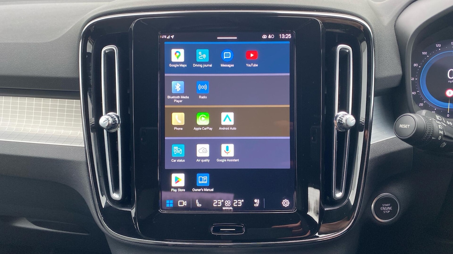 Used Volvo XC40 2023 for sale - 77266702: Photo 31