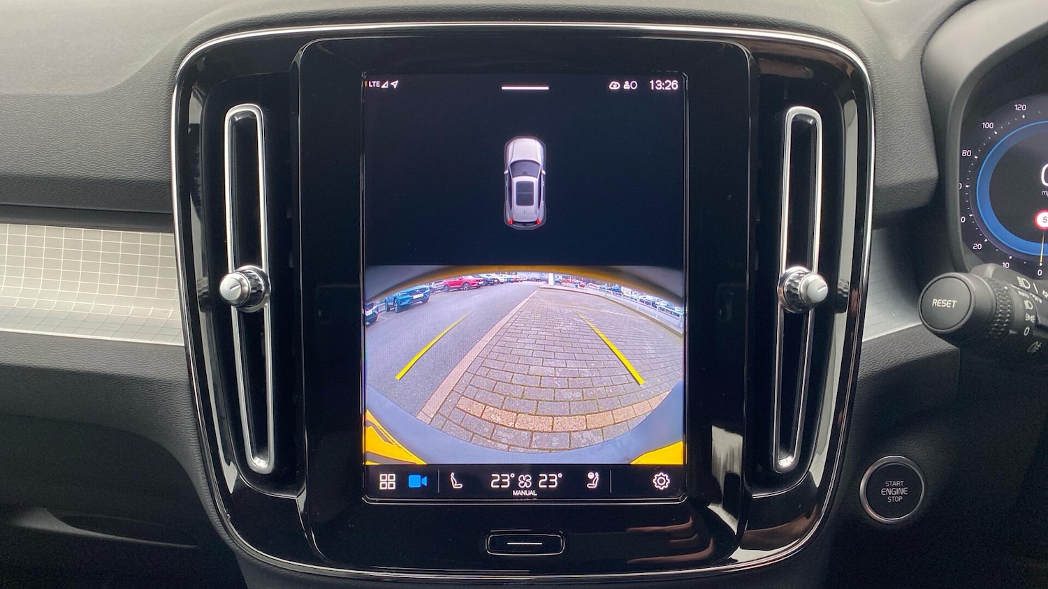 Used Volvo XC40 2023 for sale - 77266702: Photo 33