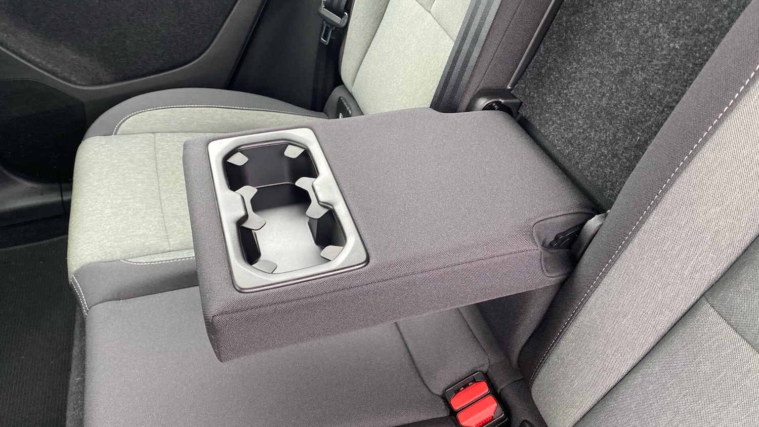 Used Volvo XC40 2023 for sale - 77266702: Photo 38