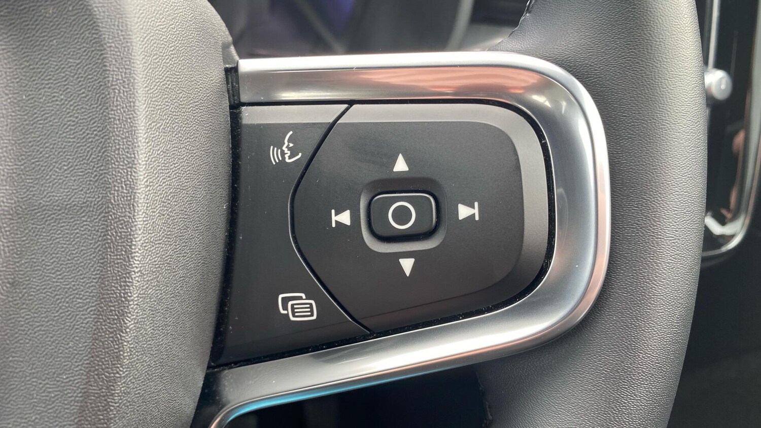 Used Volvo XC40 2022 for sale - 78147772: Photo 18