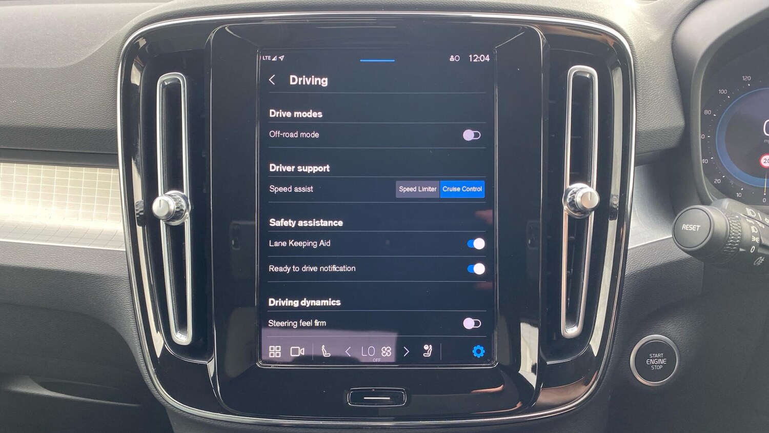 Used Volvo XC40 2022 for sale - 78147772: Photo 32