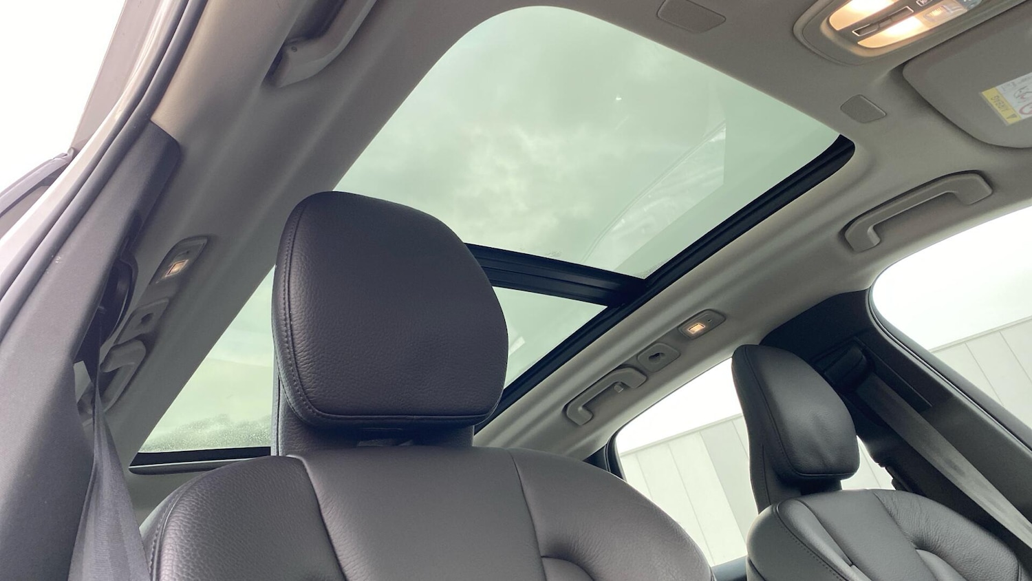 Used Volvo XC60 2023 for sale - 77162991: Photo 13