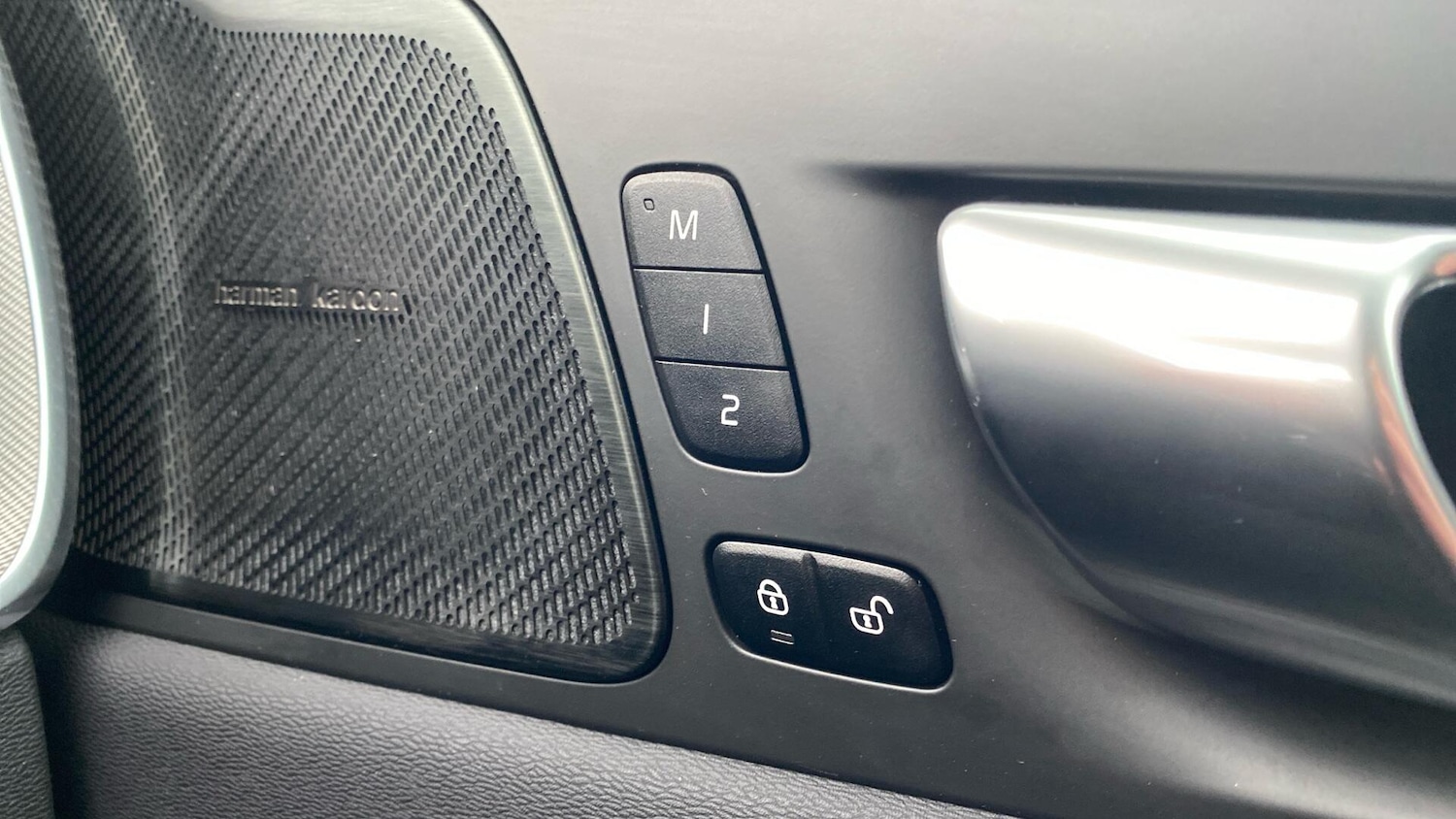 Used Volvo XC60 2023 for sale - 77162991: Photo 16