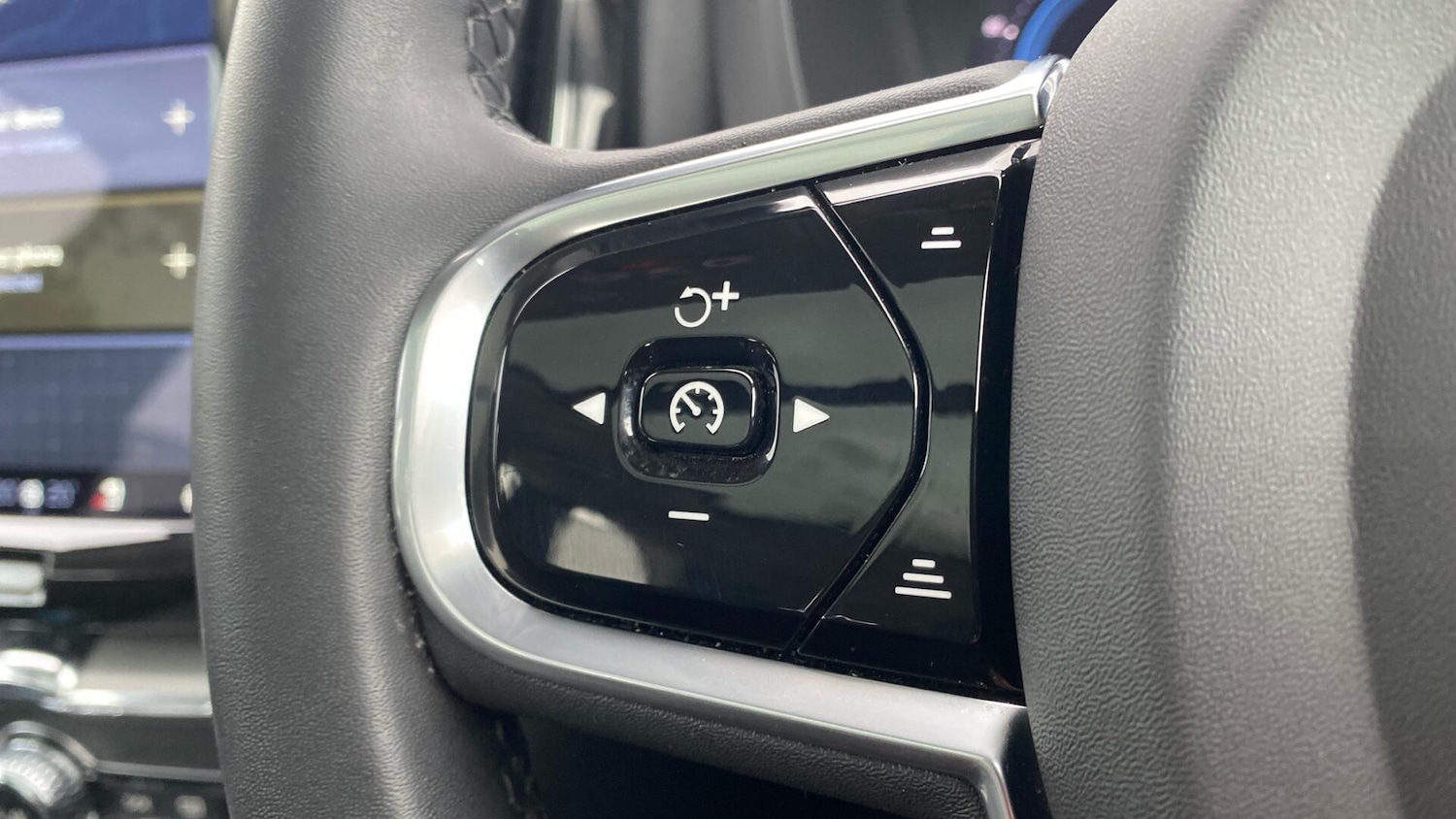 Used Volvo XC60 2023 for sale - 77162991: Photo 18