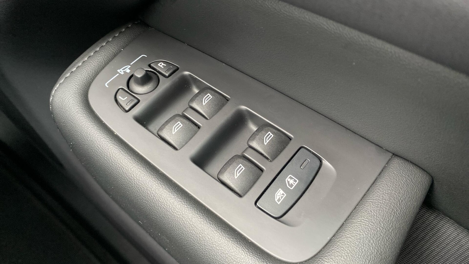 Used Volvo XC60 2023 for sale - 77162991: Photo 21