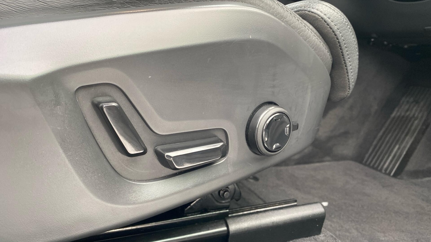 Used Volvo XC60 2023 for sale - 77162991: Photo 24