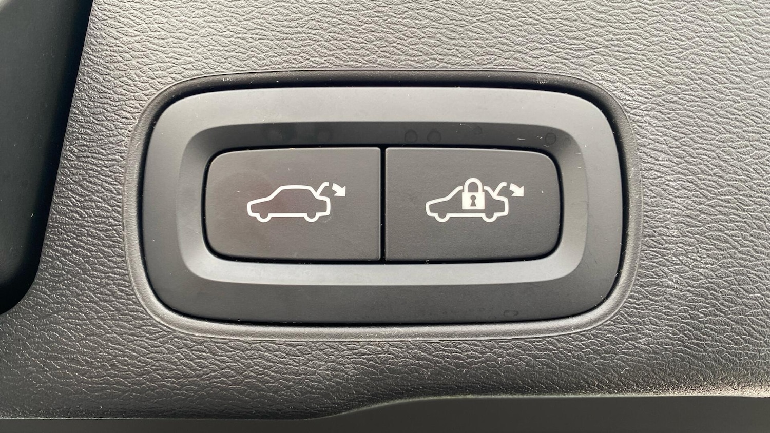 Used Volvo XC60 2023 for sale - 77162991: Photo 25