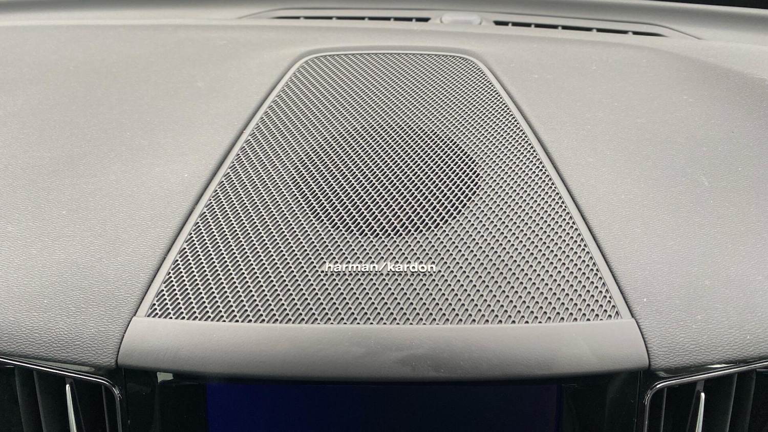 Used Volvo XC60 2023 for sale - 77162991: Photo 40