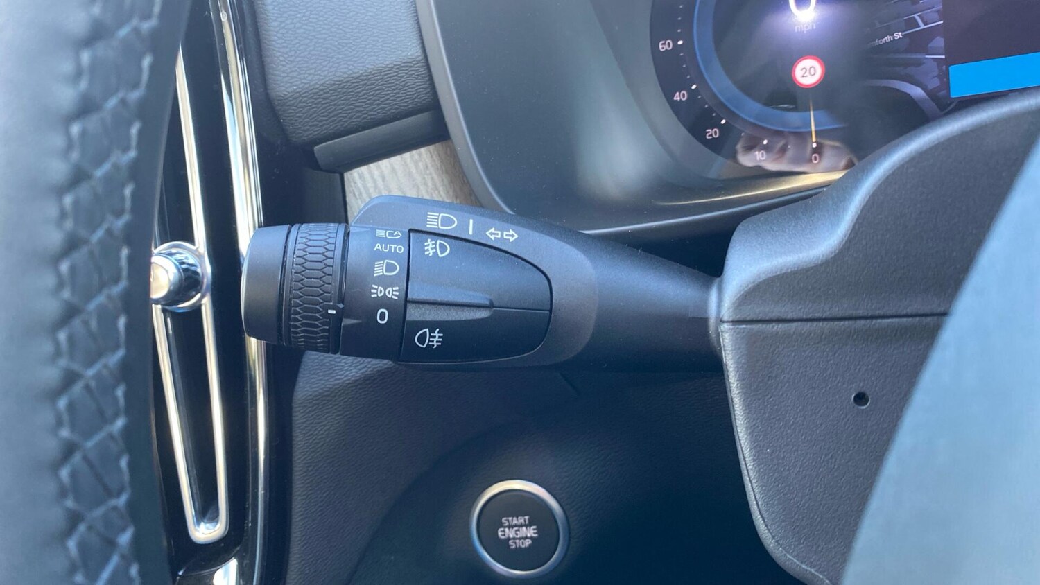 Used Volvo XC40 2024 for sale - 76370870: Photo 19