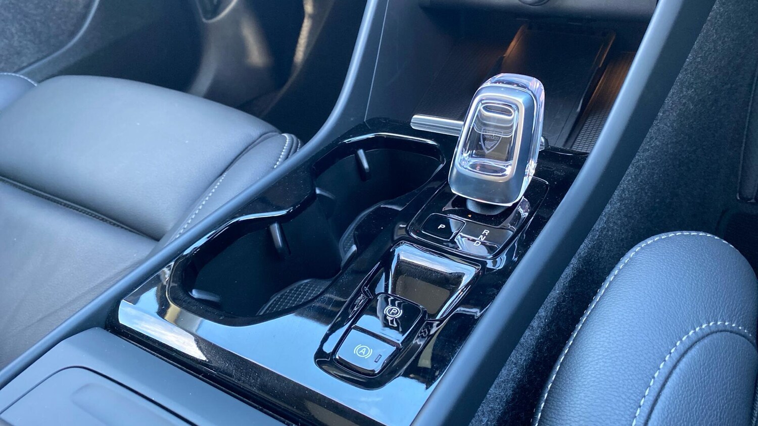 Used Volvo XC40 2024 for sale - 76370870: Photo 25