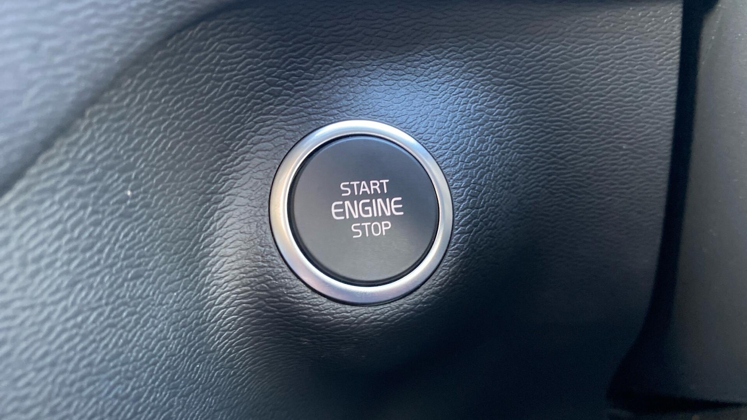 Used Volvo XC40 2024 for sale - 76370870: Photo 26