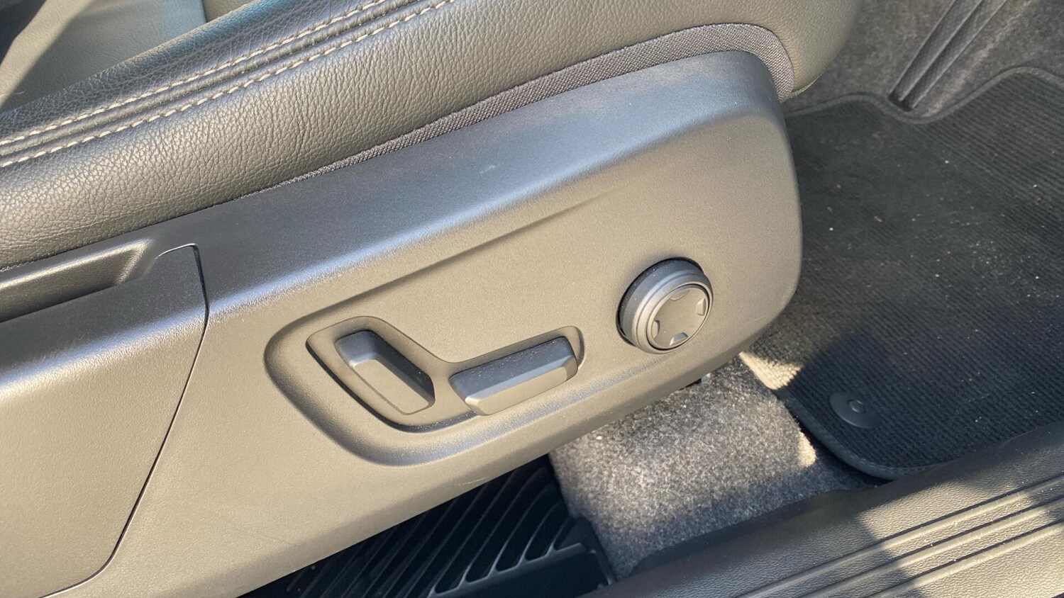 Used Volvo XC40 2024 for sale - 76370870: Photo 29