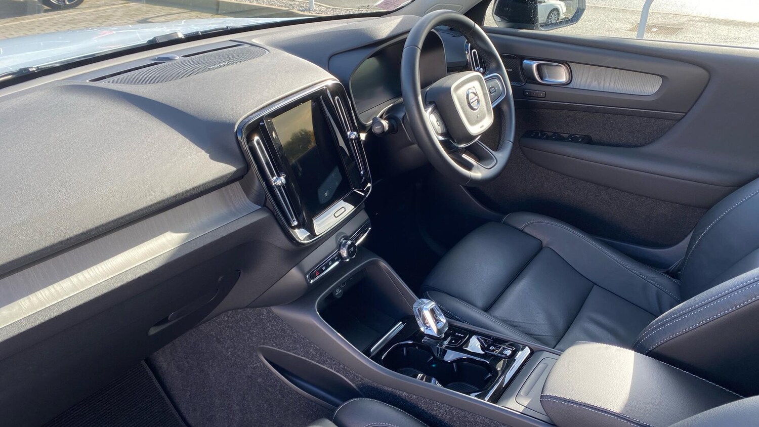 Used Volvo XC40 2024 for sale - 76370870: Photo 39