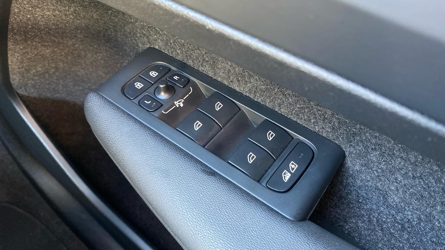 Used Volvo XC40 2024 for sale - 76753066: Photo 24