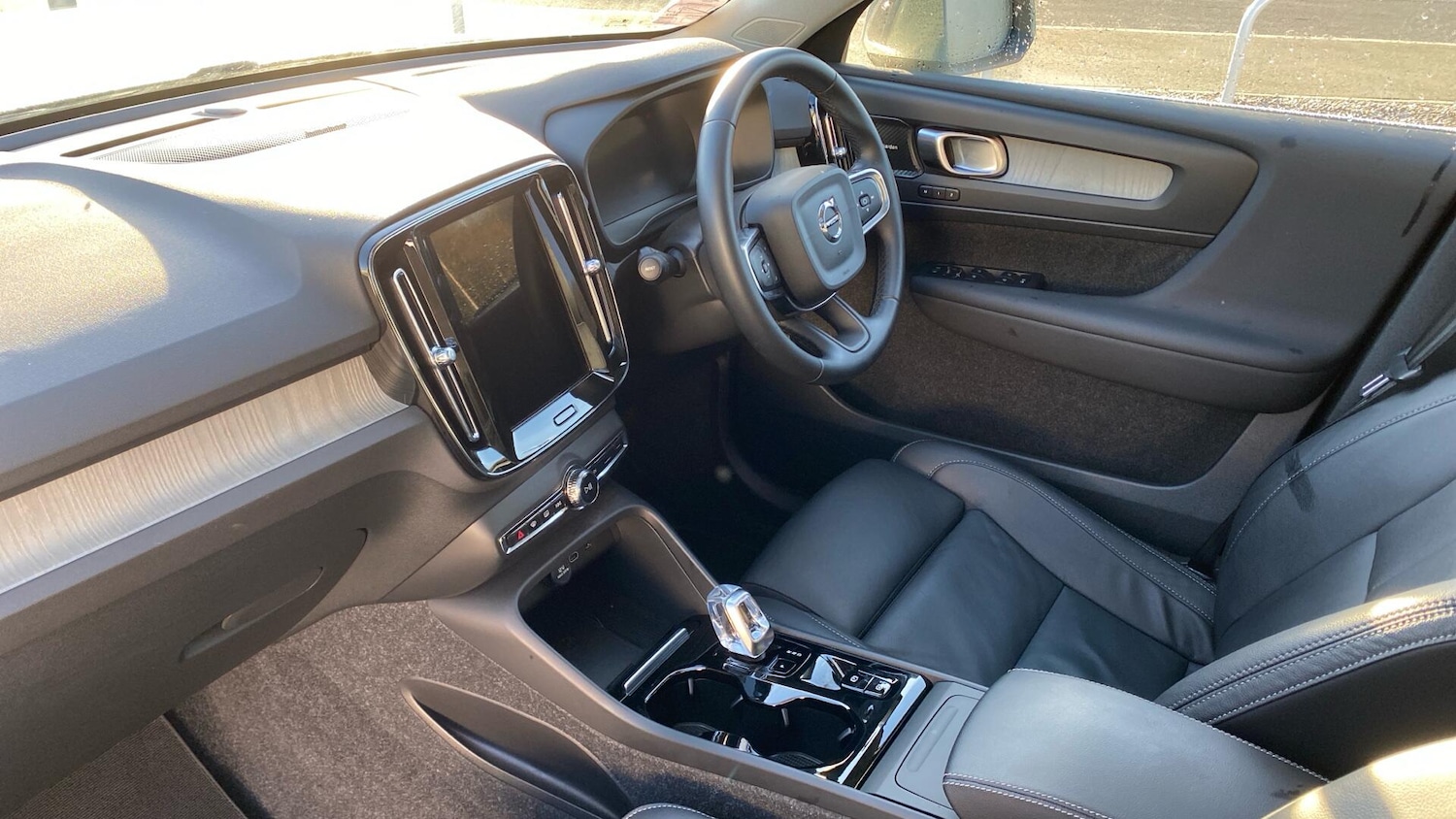 Used Volvo XC40 2024 for sale - 76753066: Photo 40