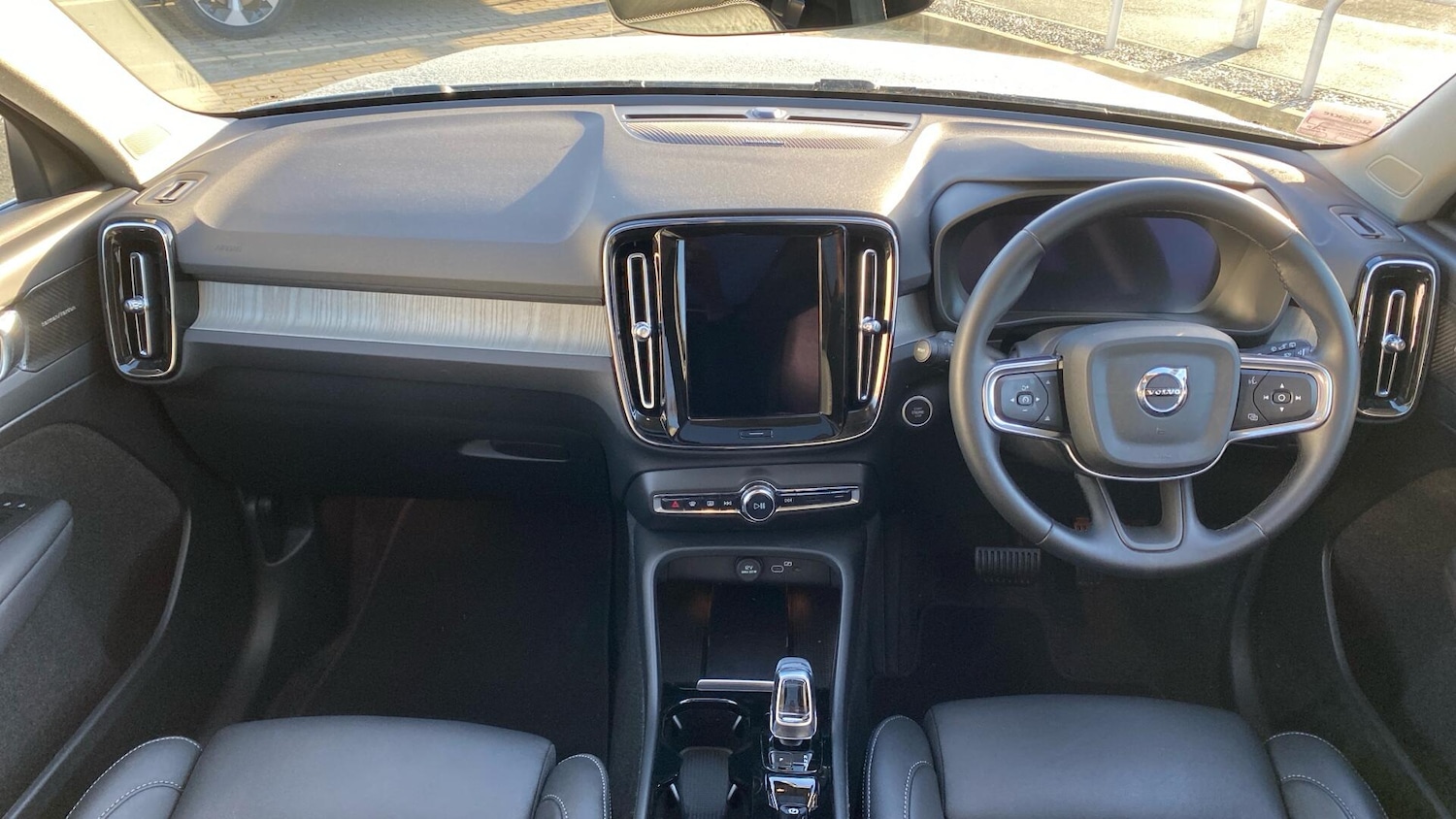 Used Volvo XC40 2024 for sale - 76753066: Photo 5