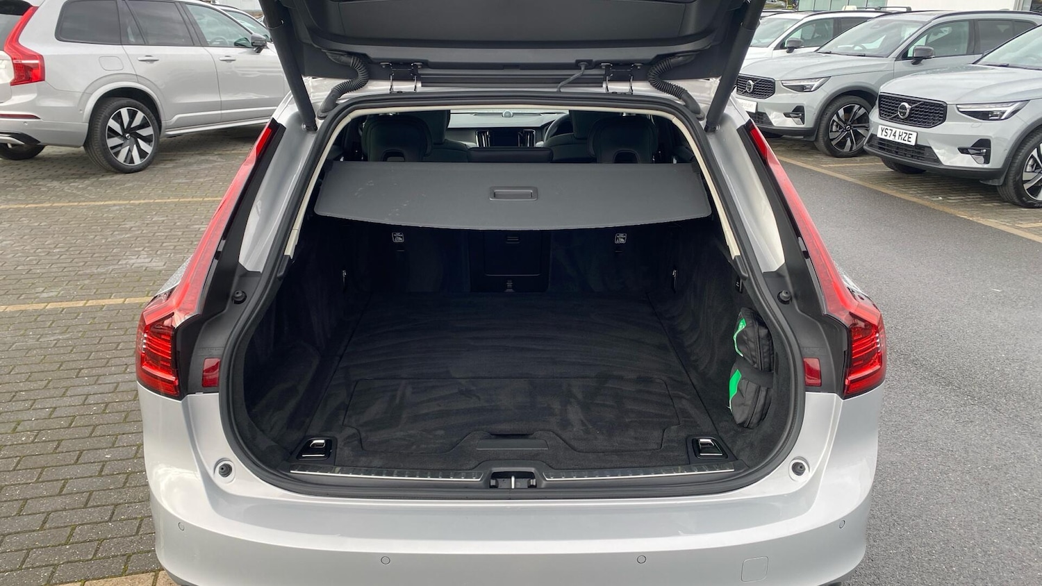 Used Volvo V90 2024 for sale - 76337209: Photo 14