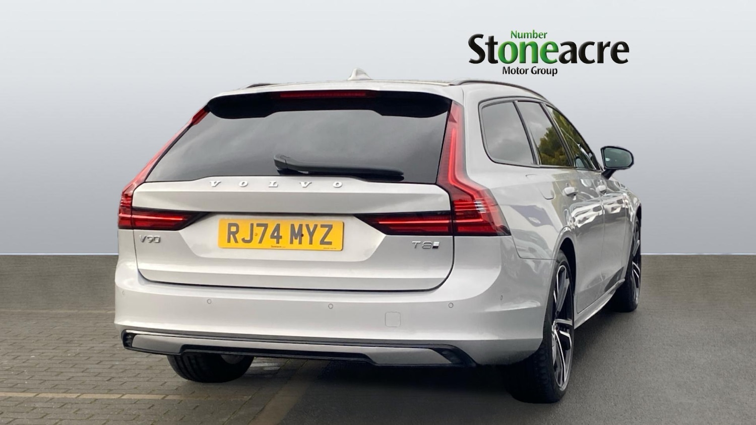 Used Volvo V90 2024 for sale - 76337209: Photo 2