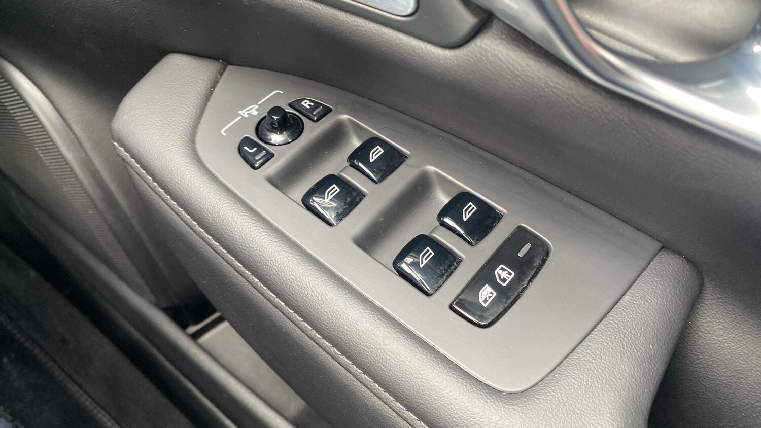 Used Volvo V90 2024 for sale - 76337209: Photo 25