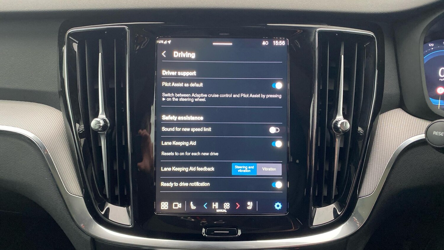 Used Volvo V60 2025 for sale - 77351723: Photo 31