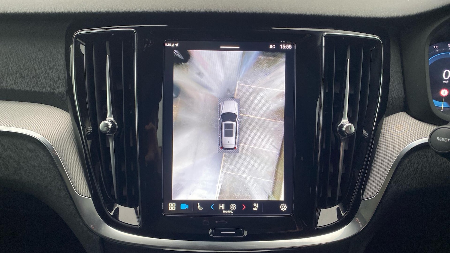 Used Volvo V60 2025 for sale - 77351723: Photo 34