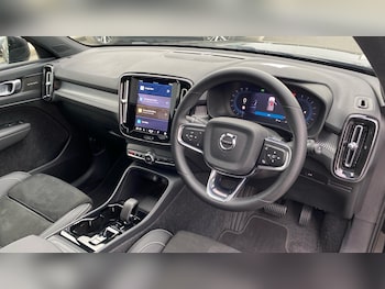 Used Volvo XC40 2025 for sale - 77838650: Photo